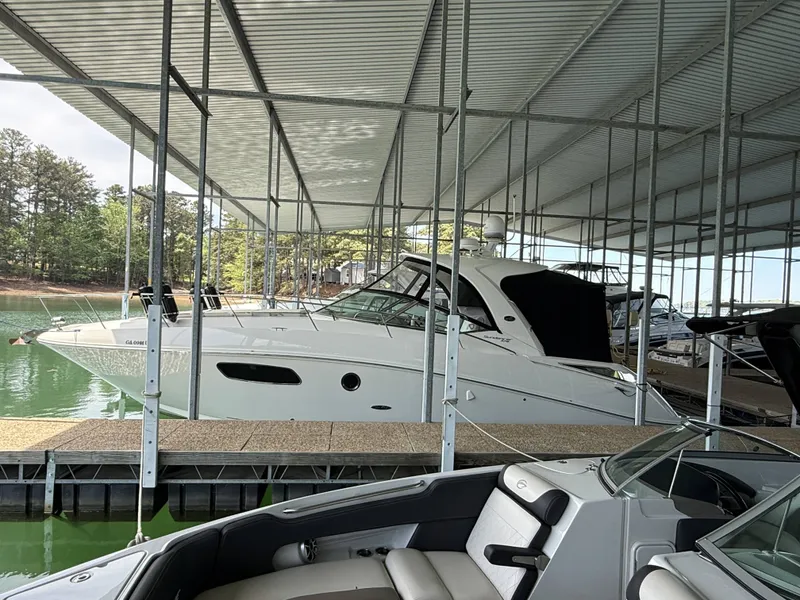 Slide: The Image of Sea Ray Sundancer 370 2011 - 29