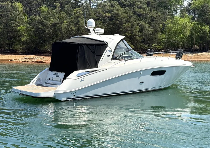 Slide: The Image of Sea Ray Sundancer 370 2011 - 4
