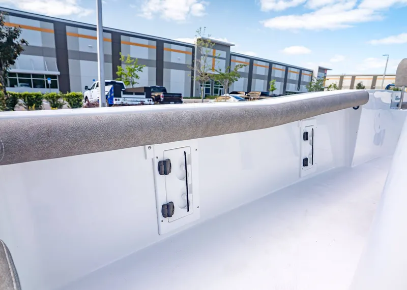 Slide: The Image of Sea Hunt BX 25 FS 2026 - 11