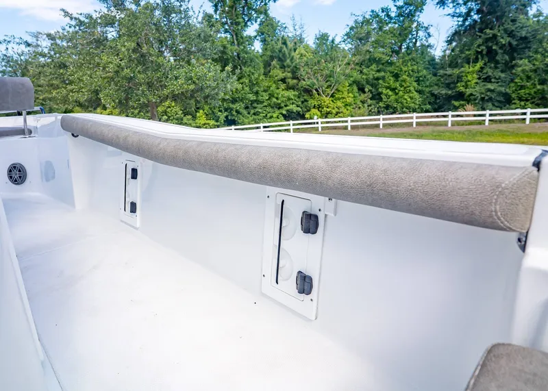 Slide: The Image of Sea Hunt BX 25 FS 2026 - 12