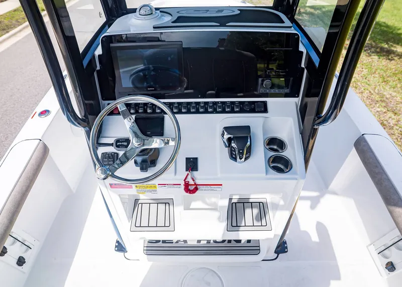 Slide: The Image of Sea Hunt BX 25 FS 2026 - 17