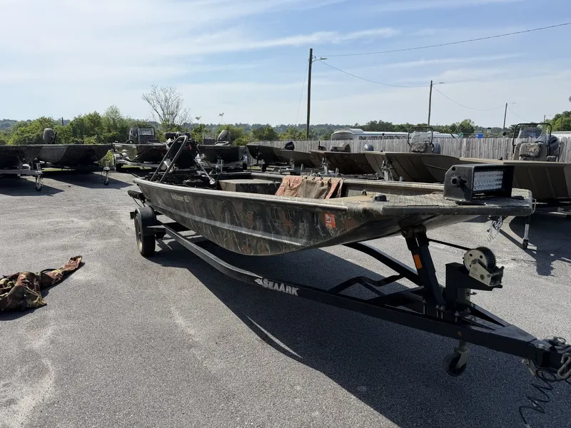 Slide: The Image of SeaArk Mud Runner 180 2023 - 5