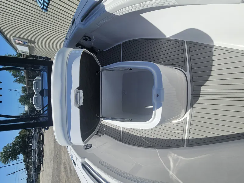 Slide: The Image of Tidewater 282 Bluewater 2026 - 20