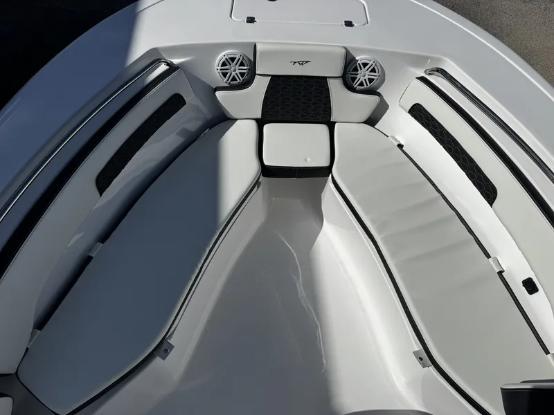 Slide: The Image of Tidewater 220 LXF 2026 - 24