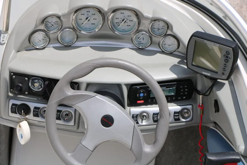 Slide: The Image of Bayliner 184 Fish & Ski 2012 - 18