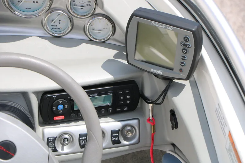 Slide: The Image of Bayliner 184 Fish & Ski 2012 - 19