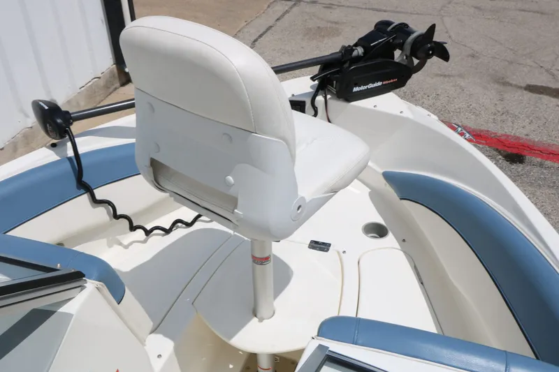 Slide: The Image of Bayliner 184 Fish & Ski 2012 - 21