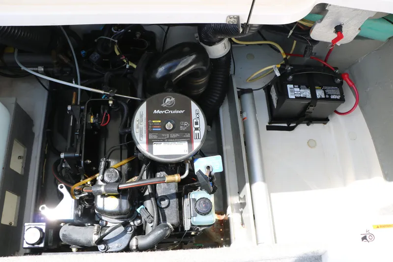 Slide: The Image of Bayliner 184 Fish & Ski 2012 - 34