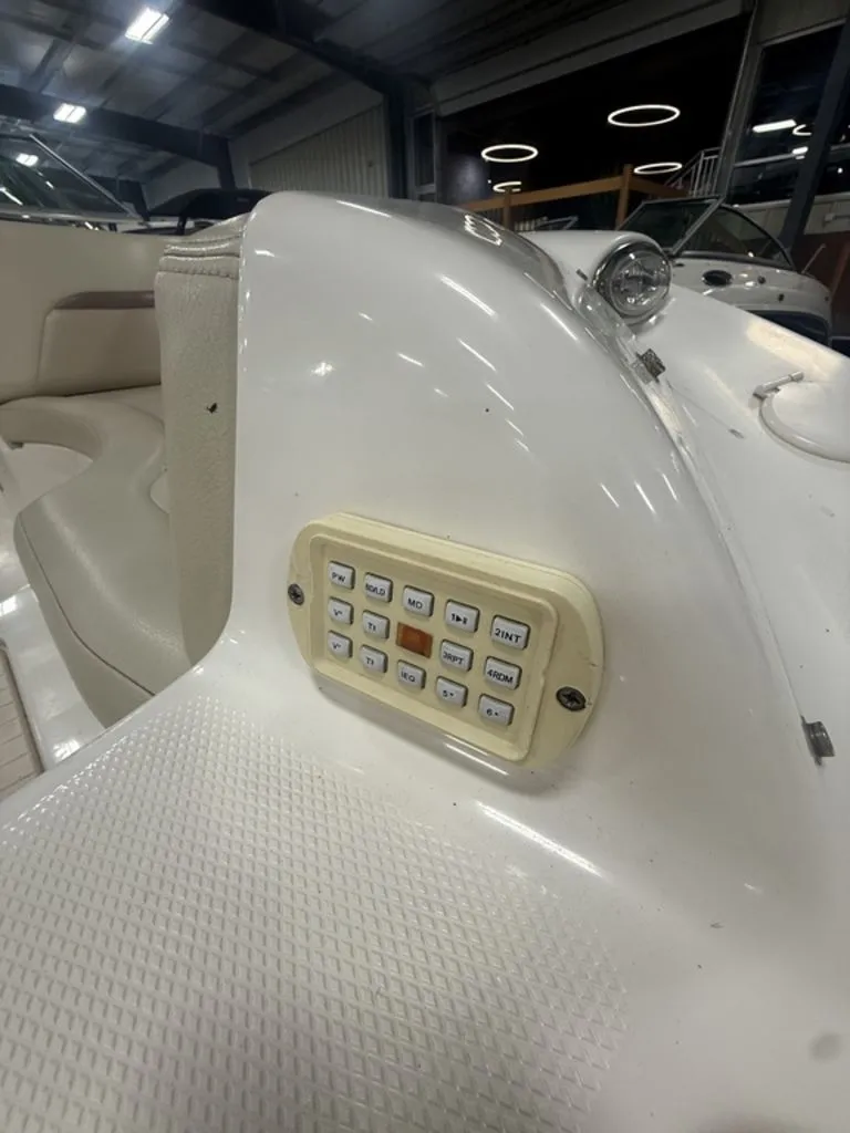 Slide: The Image of Chaparral 236 2005 - 24