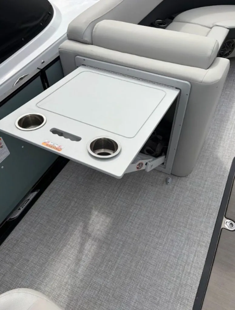 Slide: The Image of Harris HCX23 2024 - 2