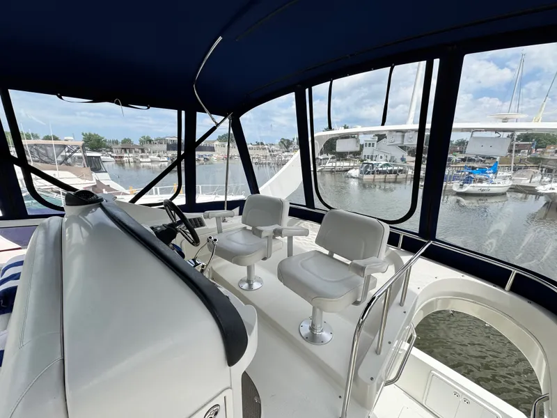 Slide: The Image of Carver 33 SUPER SPORT 2005 - 5