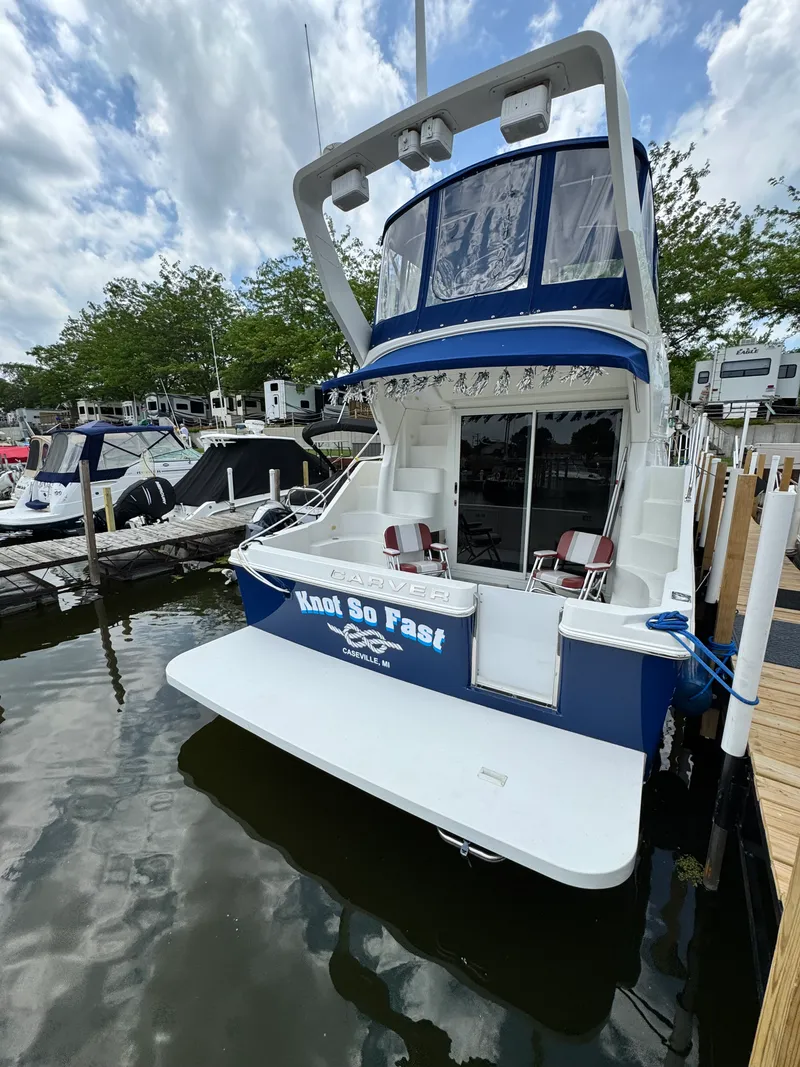 Slide: The Image of Carver 33 SUPER SPORT 2005 - 2