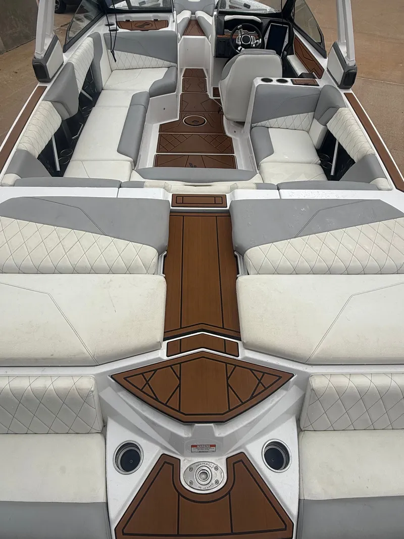 Slide: The Image of Tigé Z3 2021 - 4