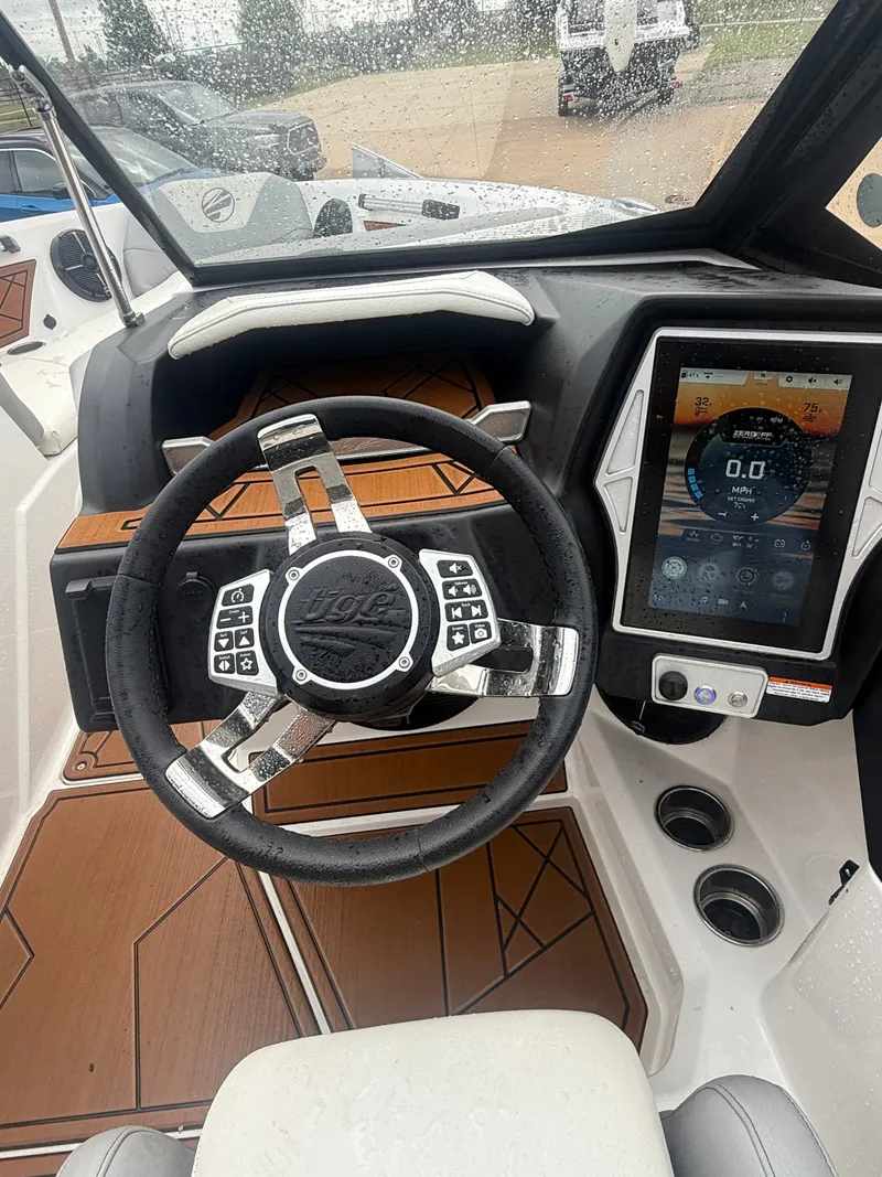 Slide: The Image of Tigé Z3 2021 - 6