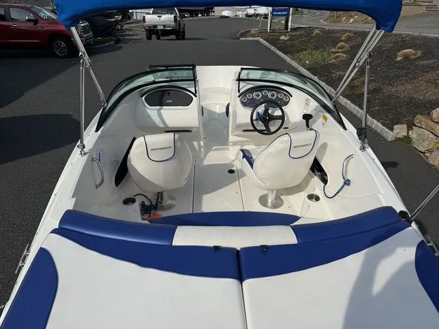 Slide: The Image of Sea Ray 185 Sport 2012 - 12