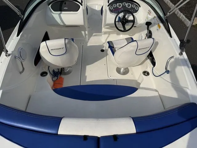 Slide: The Image of Sea Ray 185 Sport 2012 - 7