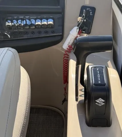 Slide: The Image of Bentley Pontoons Elite 220 Admiral 2023 - 15