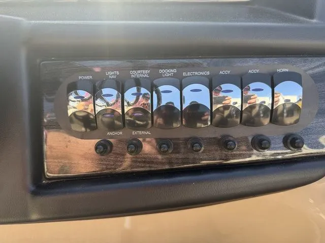 Slide: The Image of Bentley Pontoons Elite 220 Admiral 2023 - 19