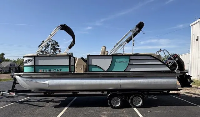 Slide: The Image of Bentley Pontoons Elite 220 Admiral 2023 - 4