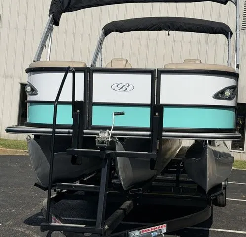 Slide: The Image of Bentley Pontoons Elite 220 Admiral 2023 - 5