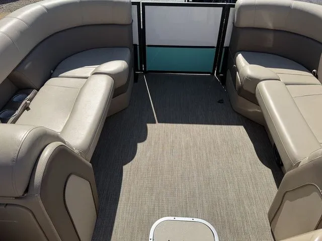 Slide: The Image of Bentley Pontoons Elite 220 Admiral 2023 - 7
