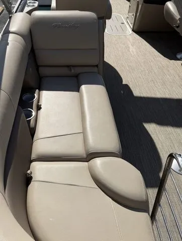 Slide: The Image of Bentley Pontoons Elite 220 Admiral 2023 - 8