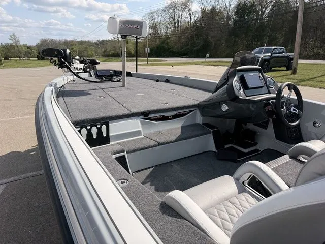 Slide: The Image of Phoenix Bass Boat 818 Pro 2026 - 14