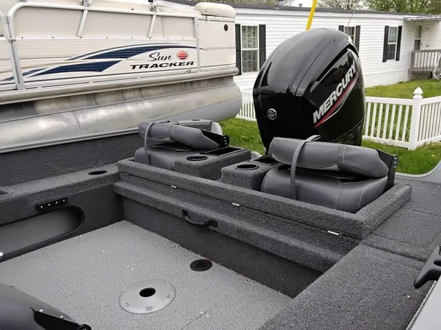 Slide: The Image of Lowe FM 1675 WT 2022 - 8