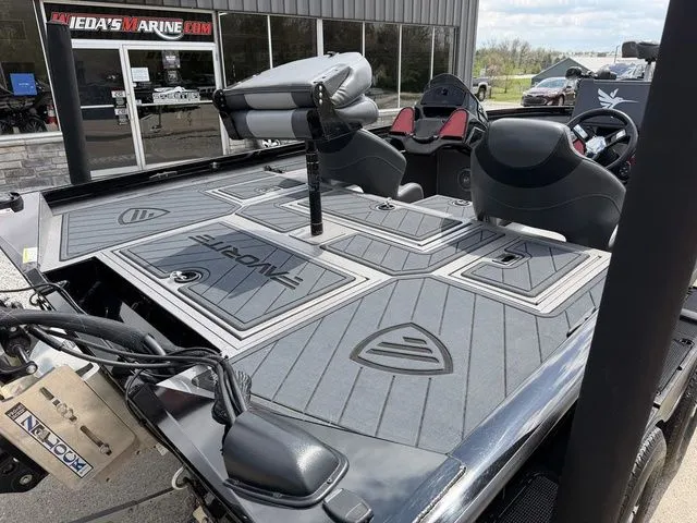 Slide: The Image of Lowe Favorite 198 2022 - 3