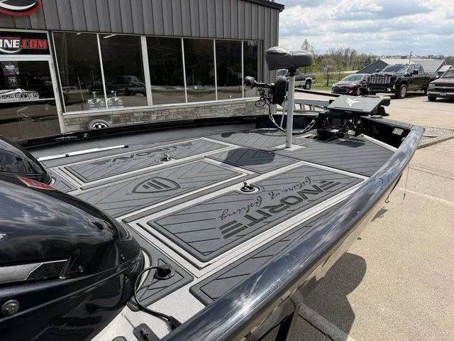 Slide: The Image of Lowe Favorite 198 2022 - 6