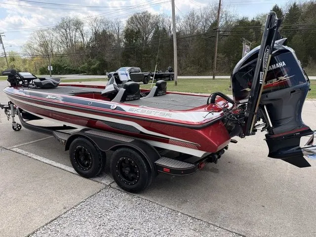 Slide: The Image of Skeeter ZX225 2015 - 13