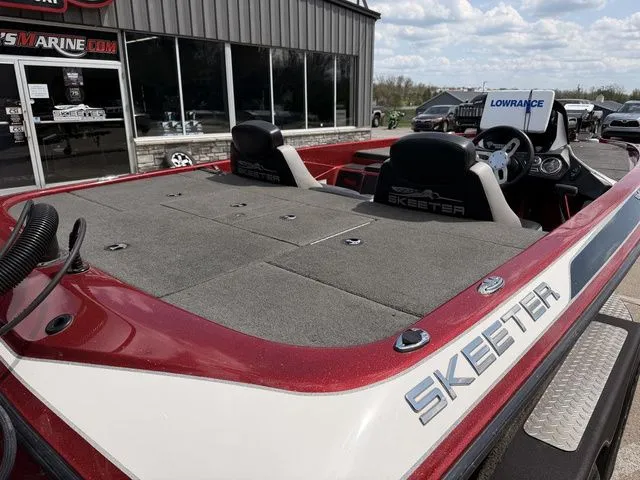 Slide: The Image of Skeeter ZX225 2015 - 4