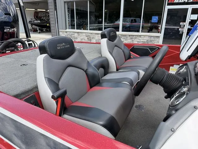 Slide: The Image of Skeeter ZX225 2015 - 6