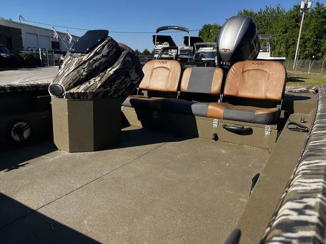 Slide: The Image of Avid 18 Rogue SC 2024 - 12