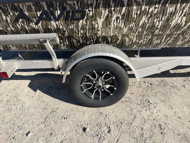 Slide: The Image of Avid 18 Rogue SC 2024 - 15