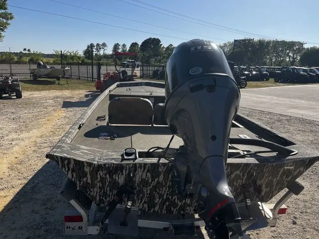 Slide: The Image of Avid 18 Rogue SC 2024 - 7