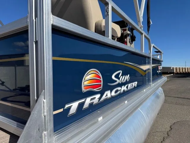 Slide: The Image of Sun Tracker Bass Buggy 16 XL Select 2024 - 13