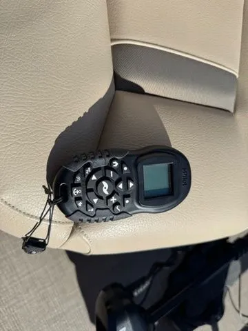 Slide: The Image of Sun Tracker Bass Buggy 16 XL Select 2024 - 21