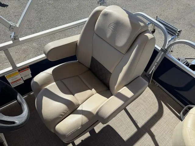 Slide: The Image of Sun Tracker Bass Buggy 16 XL Select 2024 - 28