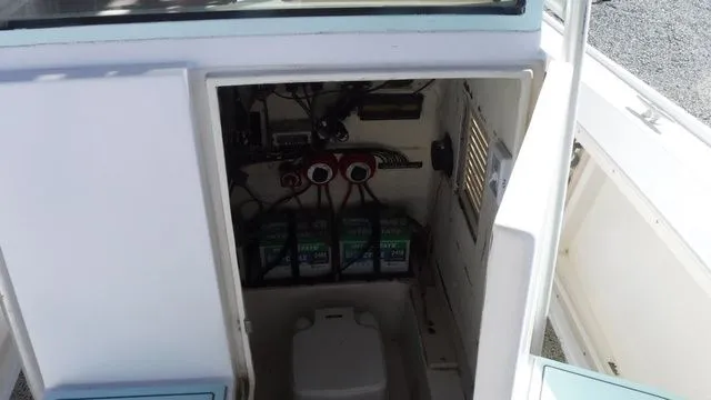 Slide: The Image of Mako 282 Center Console 1995 - 14