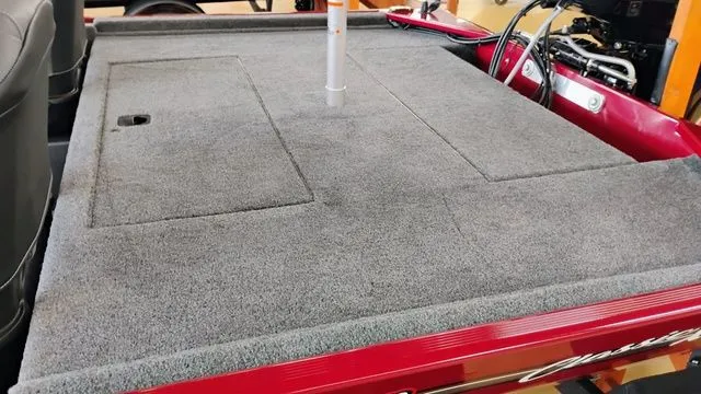 Slide: The Image of Tracker Bass Tracker Classic XL 2026 - 18