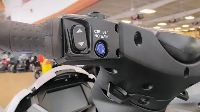 Slide: The Image of Yamaha FX Cruiser SVHO 2025 - 10