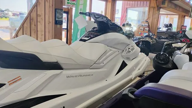 Slide: The Image of Yamaha FX Cruiser SVHO 2025 - 12