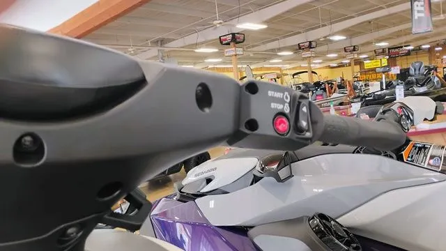 Slide: The Image of Yamaha FX Cruiser SVHO 2025 - 8