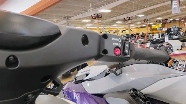 Slide: The Image of Yamaha FX Cruiser SVHO 2025 - 9