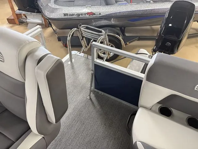 Slide: The Image of Sun Tracker Bass Buggy 16 XL 2026 - 20