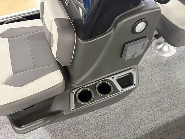 Slide: The Image of Sun Tracker Bass Buggy 16 XL 2026 - 22