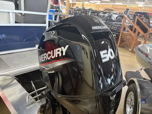 Slide: The Image of Sun Tracker Bass Buggy 16 XL 2026 - 31