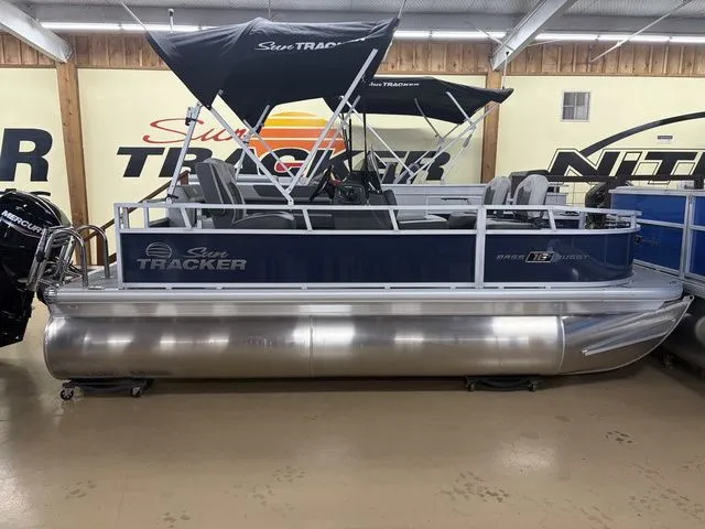 Slide: The Image of Sun Tracker Bass Buggy 16 XL 2026 - 34