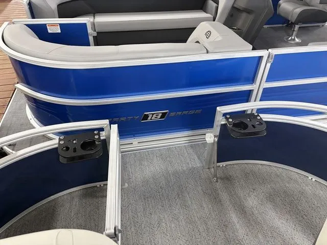 Slide: The Image of Sun Tracker Bass Buggy 16 XL 2026 - 9